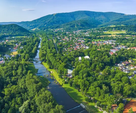 Grafika Malebný pohled na řeku Vislu a Ustroň